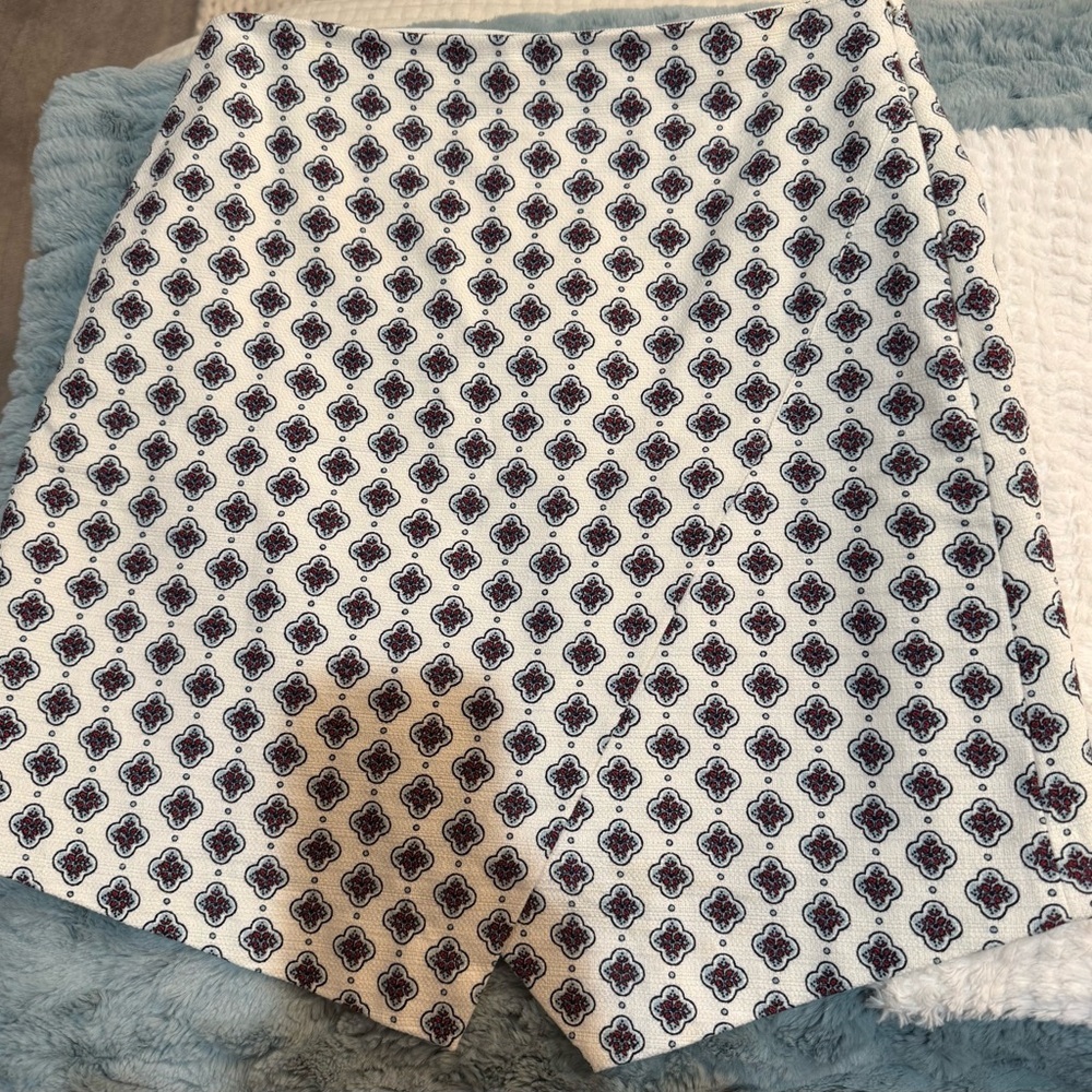 Loft Medallion Asymmetrical Skirt Faux Wrap Feature Size 8